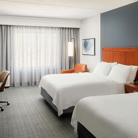 Courtyard By Marriott Boone Hotel Exterior photo