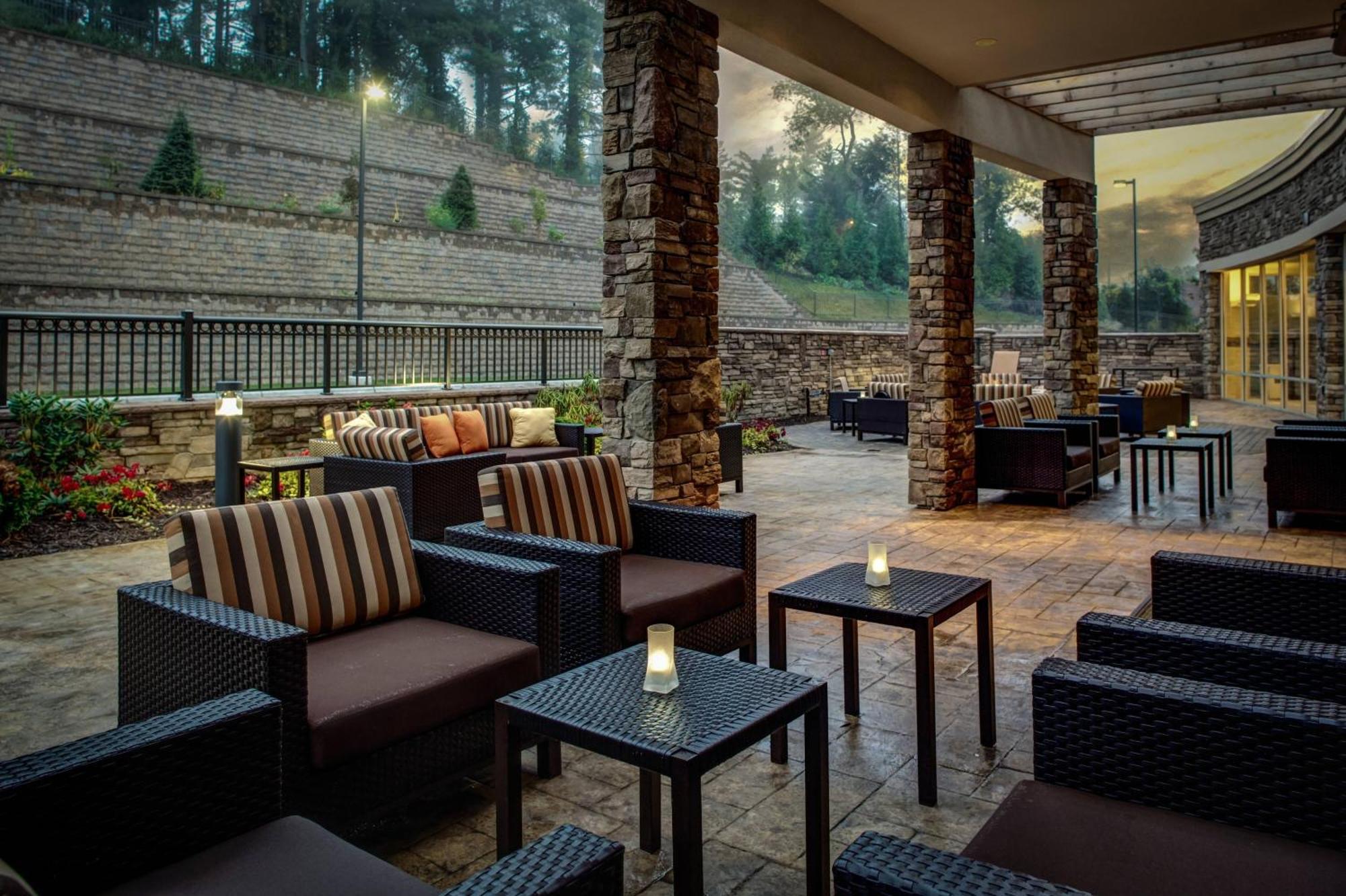 Courtyard By Marriott Boone Hotel Exterior photo