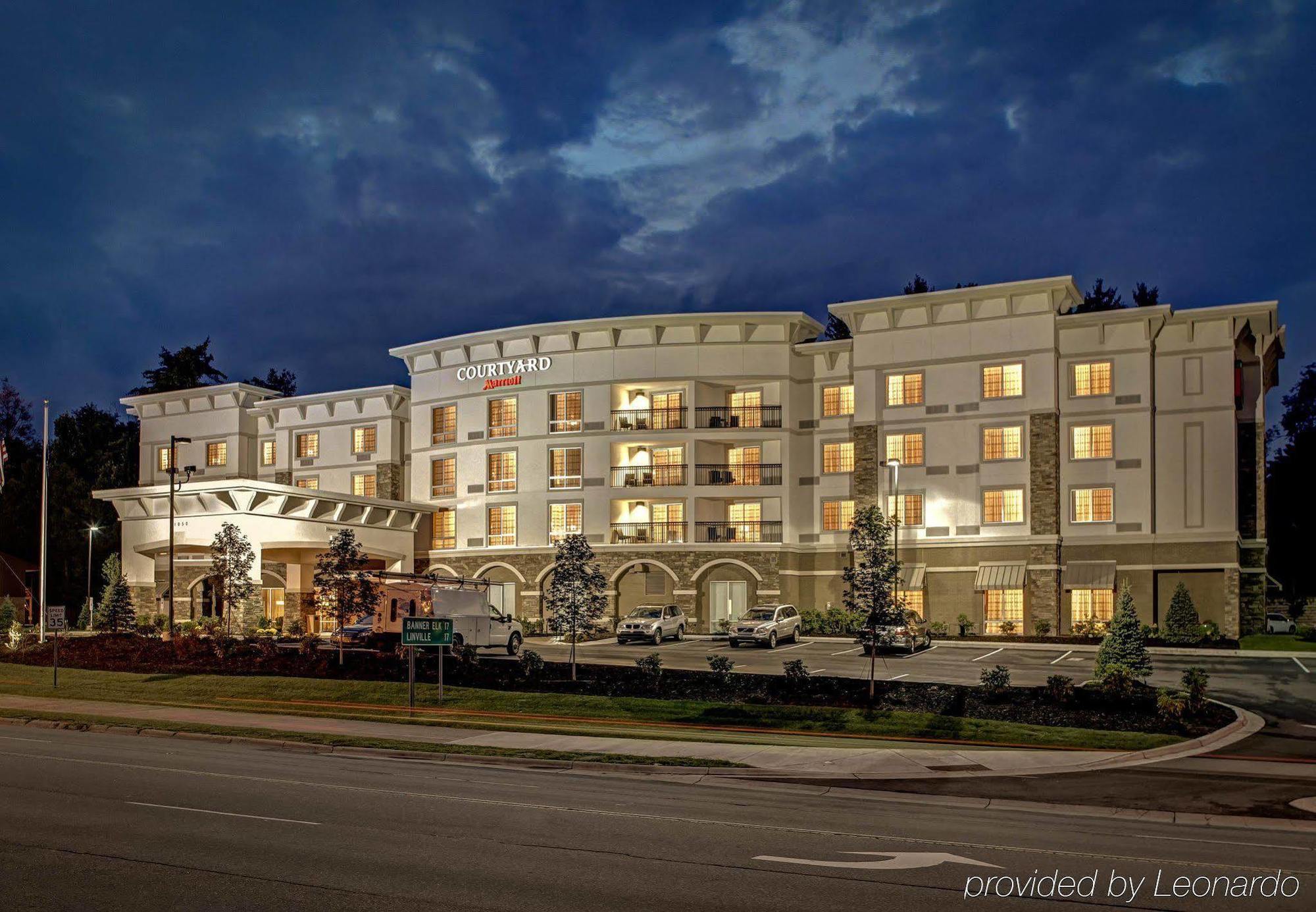 Courtyard By Marriott Boone Hotel Exterior photo