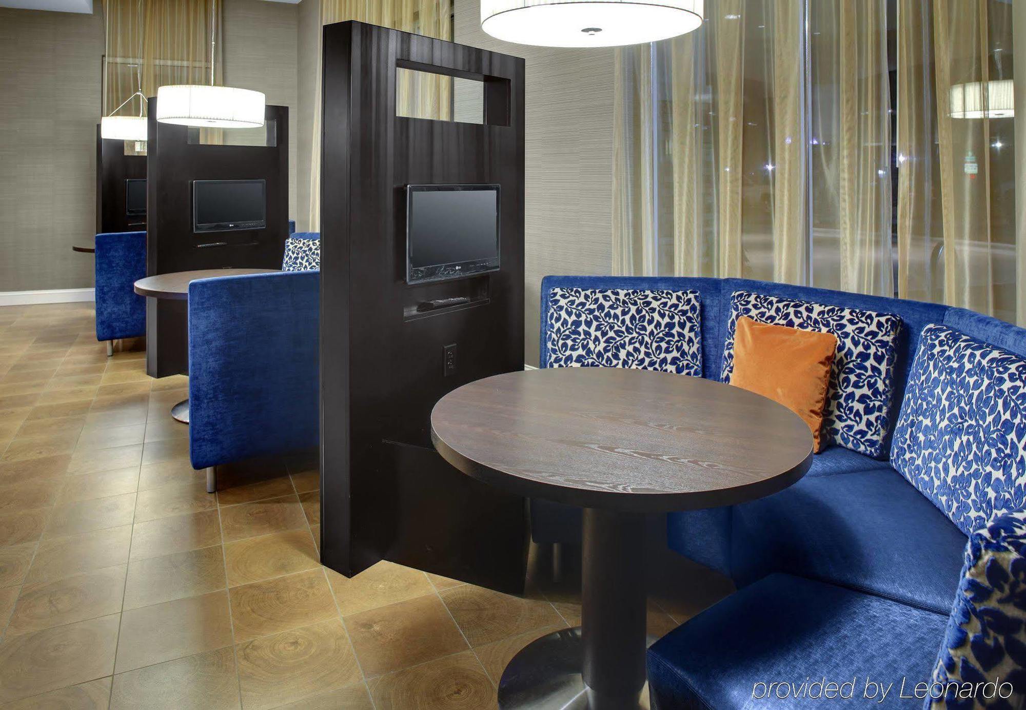 Courtyard By Marriott Boone Hotel Restaurant photo